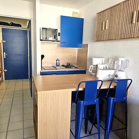 - 50m Et Pietonnes, 300m Port - Piscine - Parking